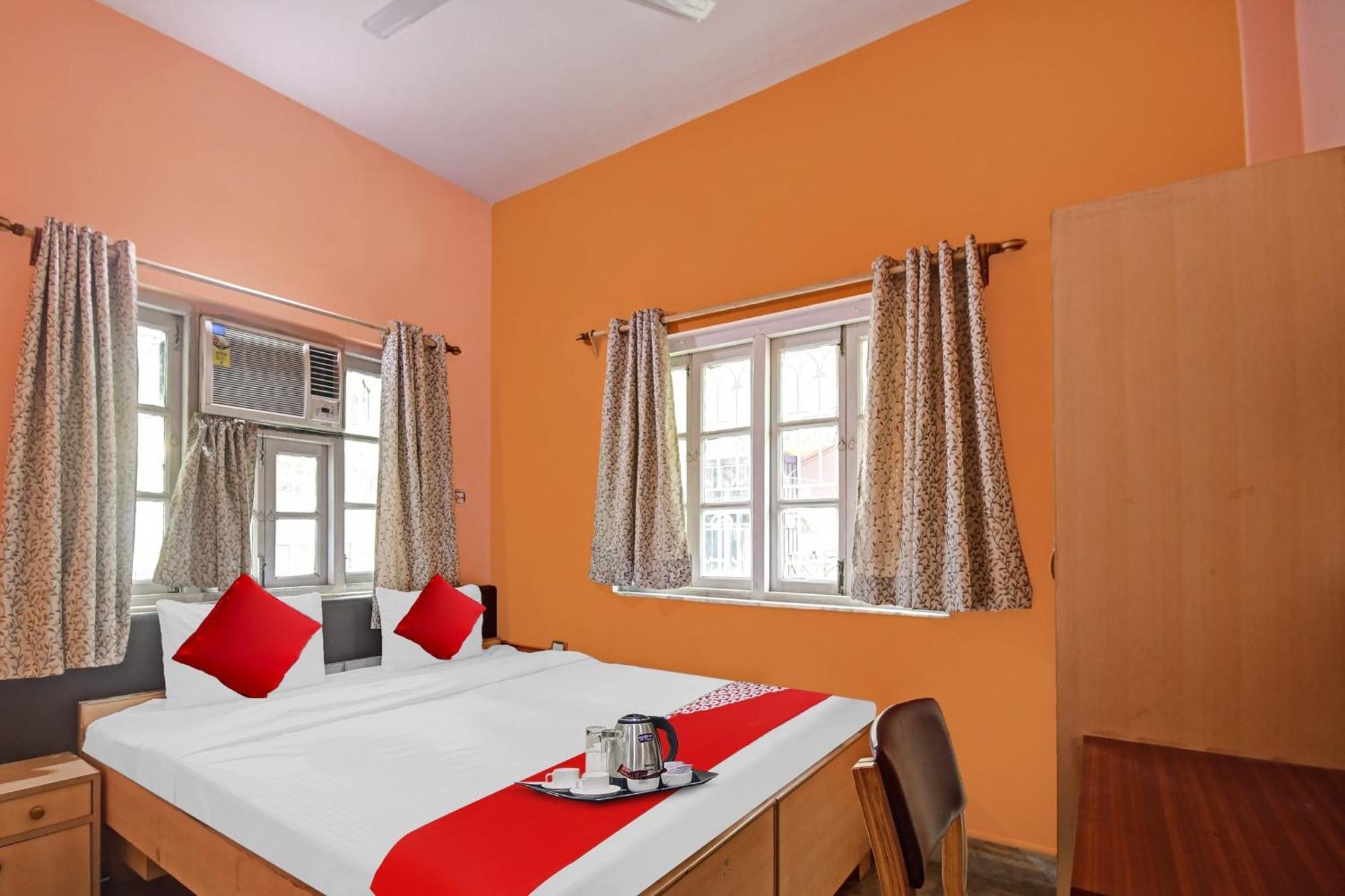 Hotel O R A Homestay Near Acropolis Mall Kolkata Exterior photo