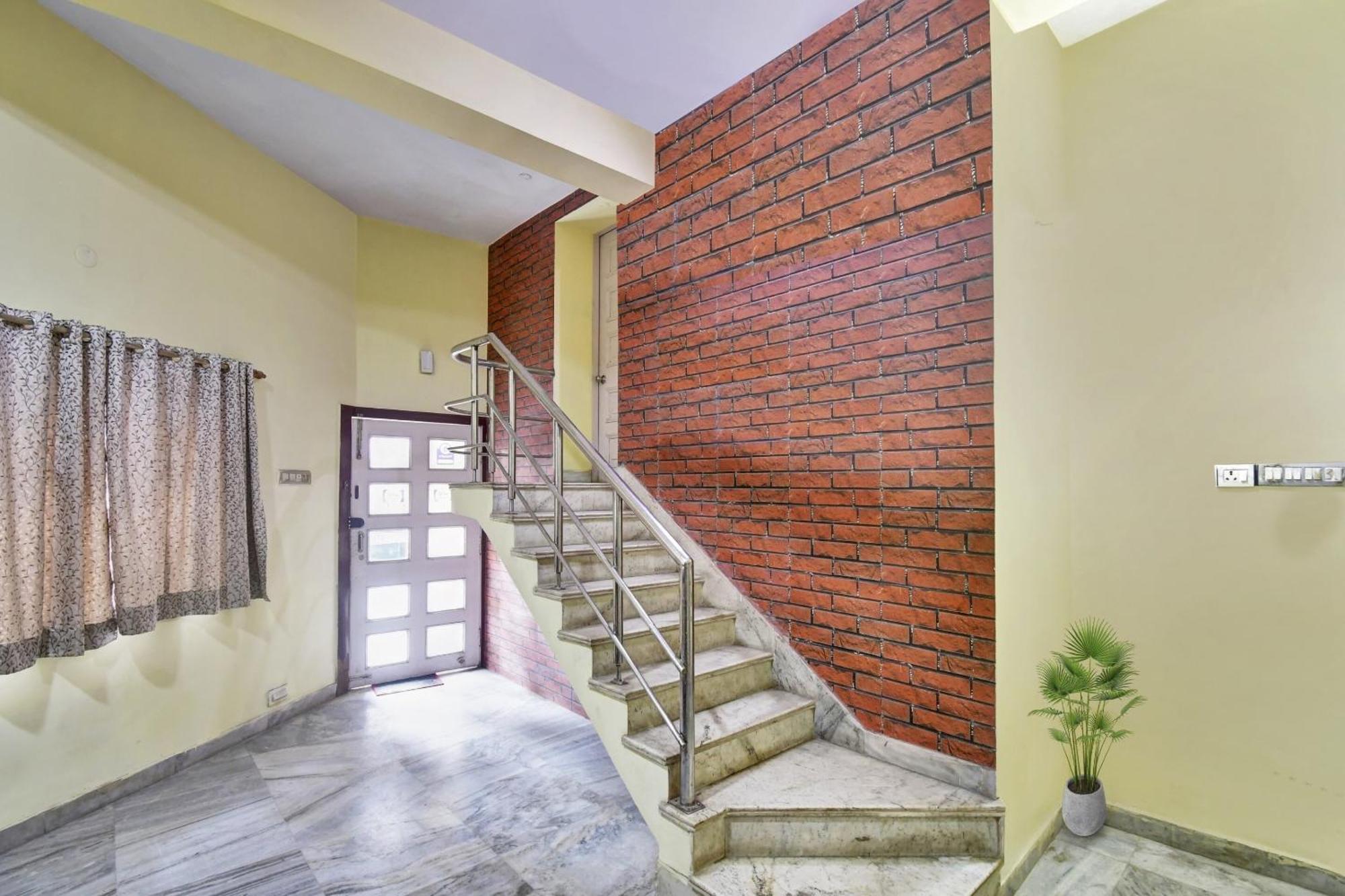 Hotel O R A Homestay Near Acropolis Mall Kolkata Exterior photo